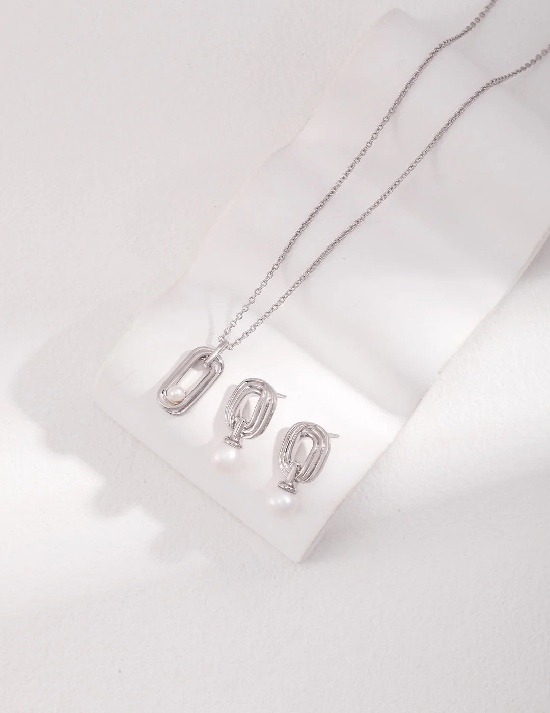 Mobius Freshwater Pearl Dangle Earrings