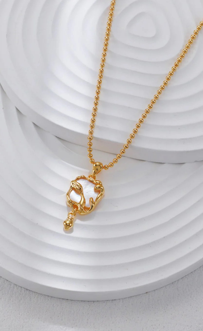 Vintage Shell Necklace